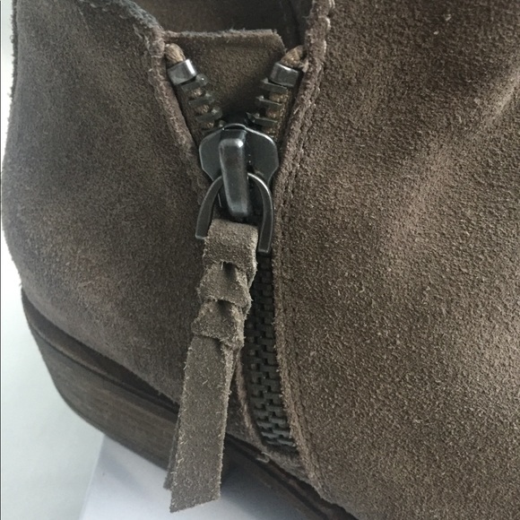 Dolce Vita Dark Taupe Suede Sutton Bootie 9.5 - Picture 8 of 9